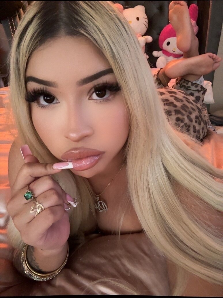 Latina Bratt - Onlyfans Creator