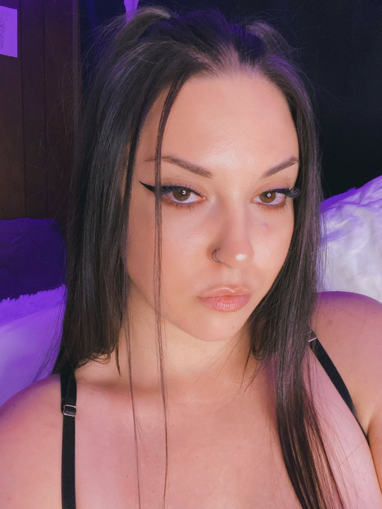 Vanessa Hughes - Onlyfans Creator