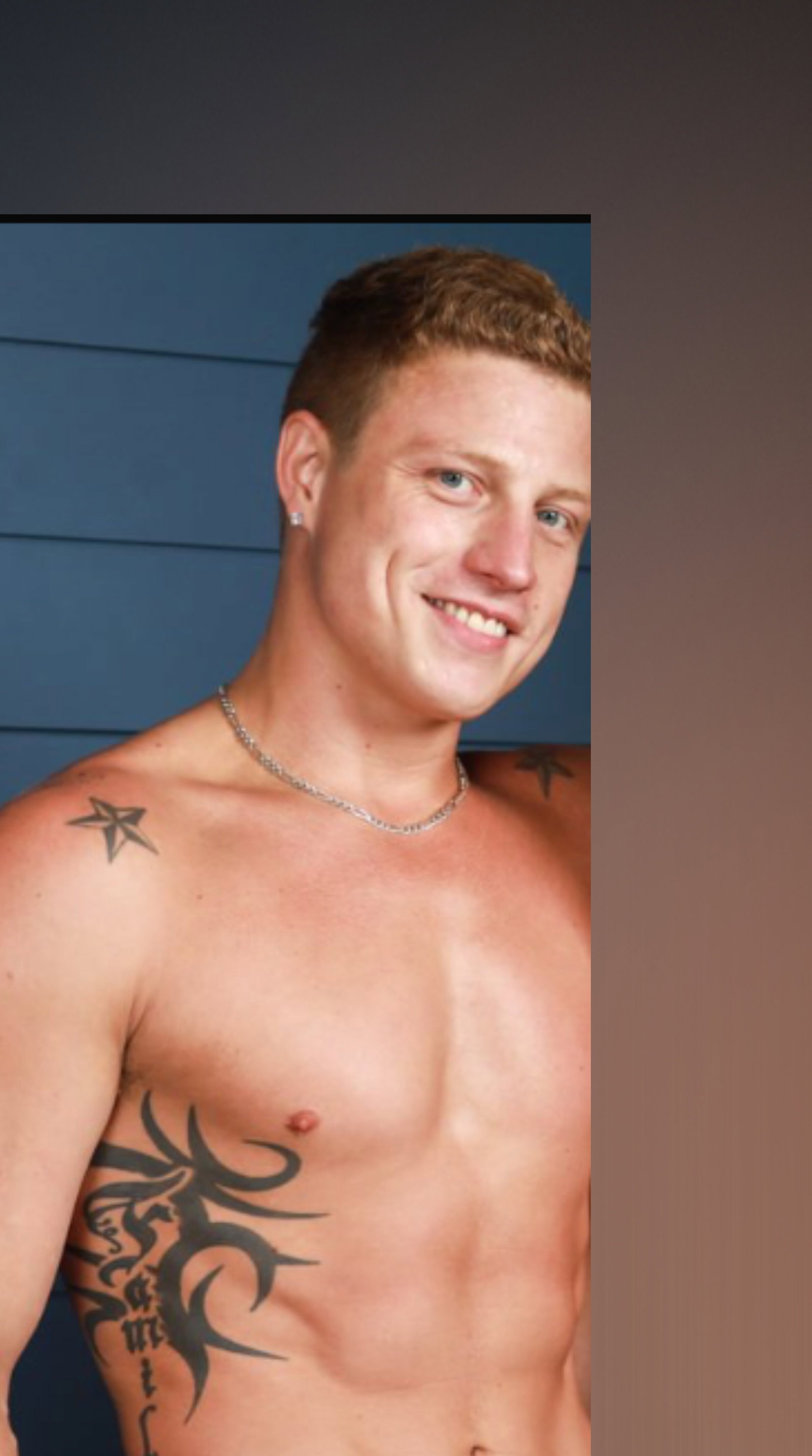 Logan Aarons - Onlyfans Creator