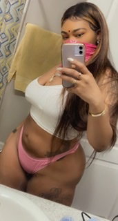 Lola Chyn - Onlyfans Creator