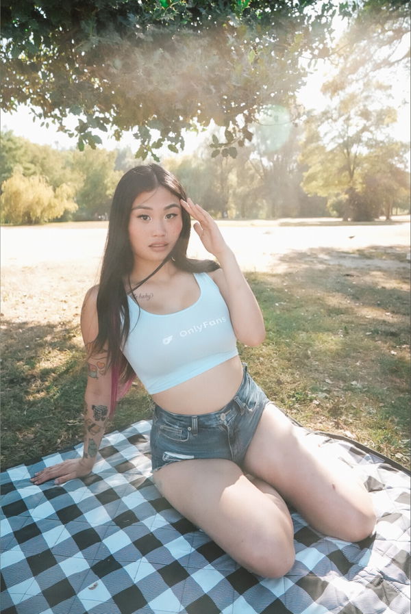 Voluptuous Asian 🎀