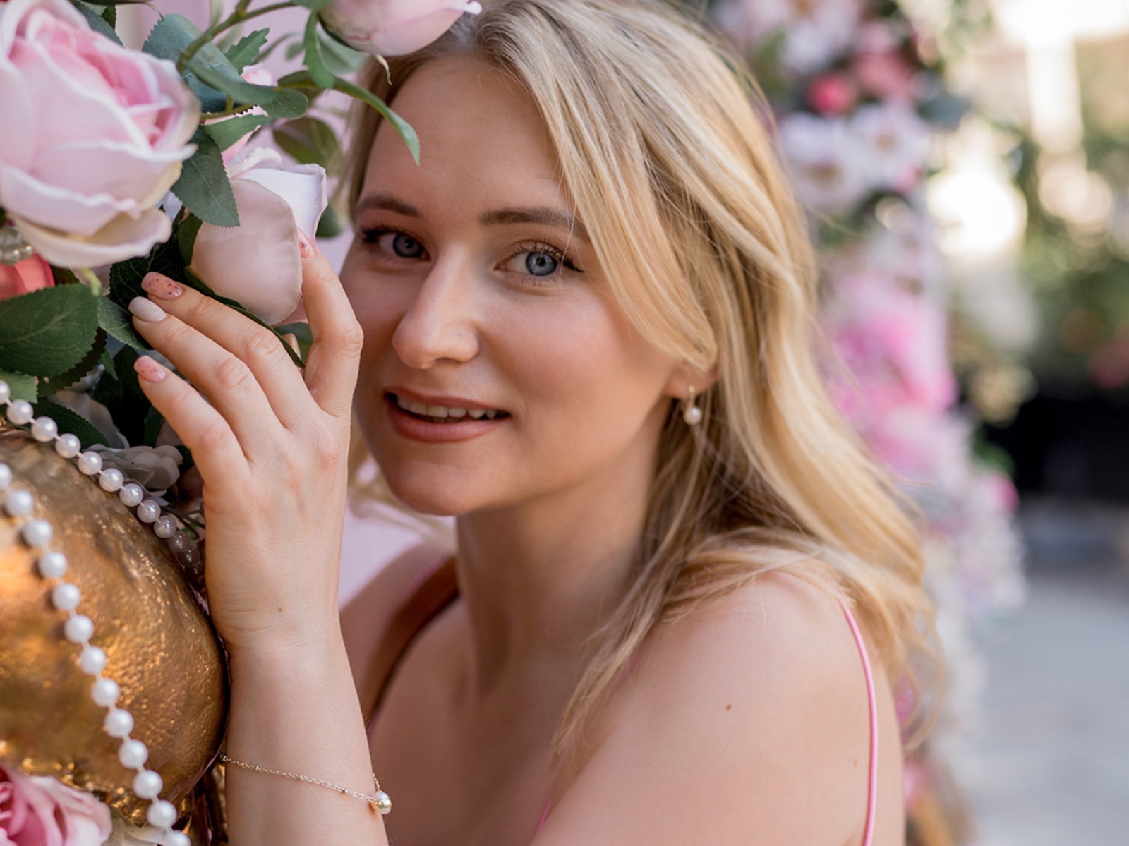 Luna - Onlyfans Creator