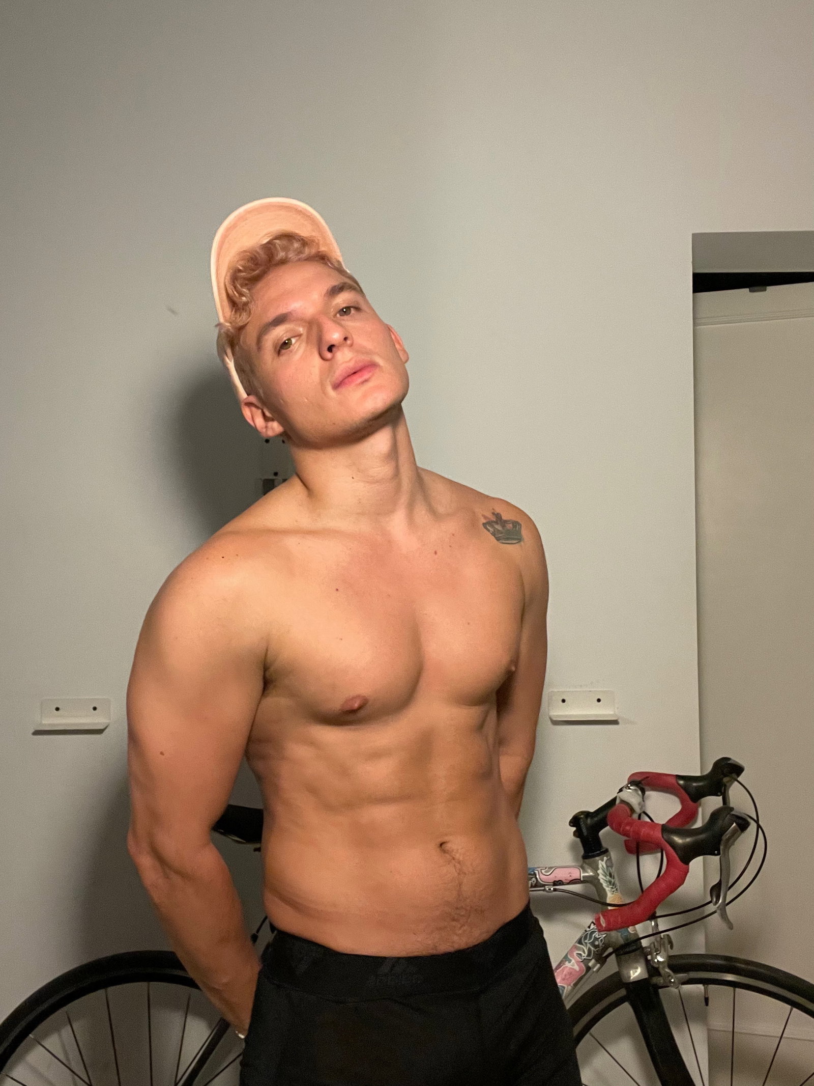 Mango Milkshake - Onlyfans créateur