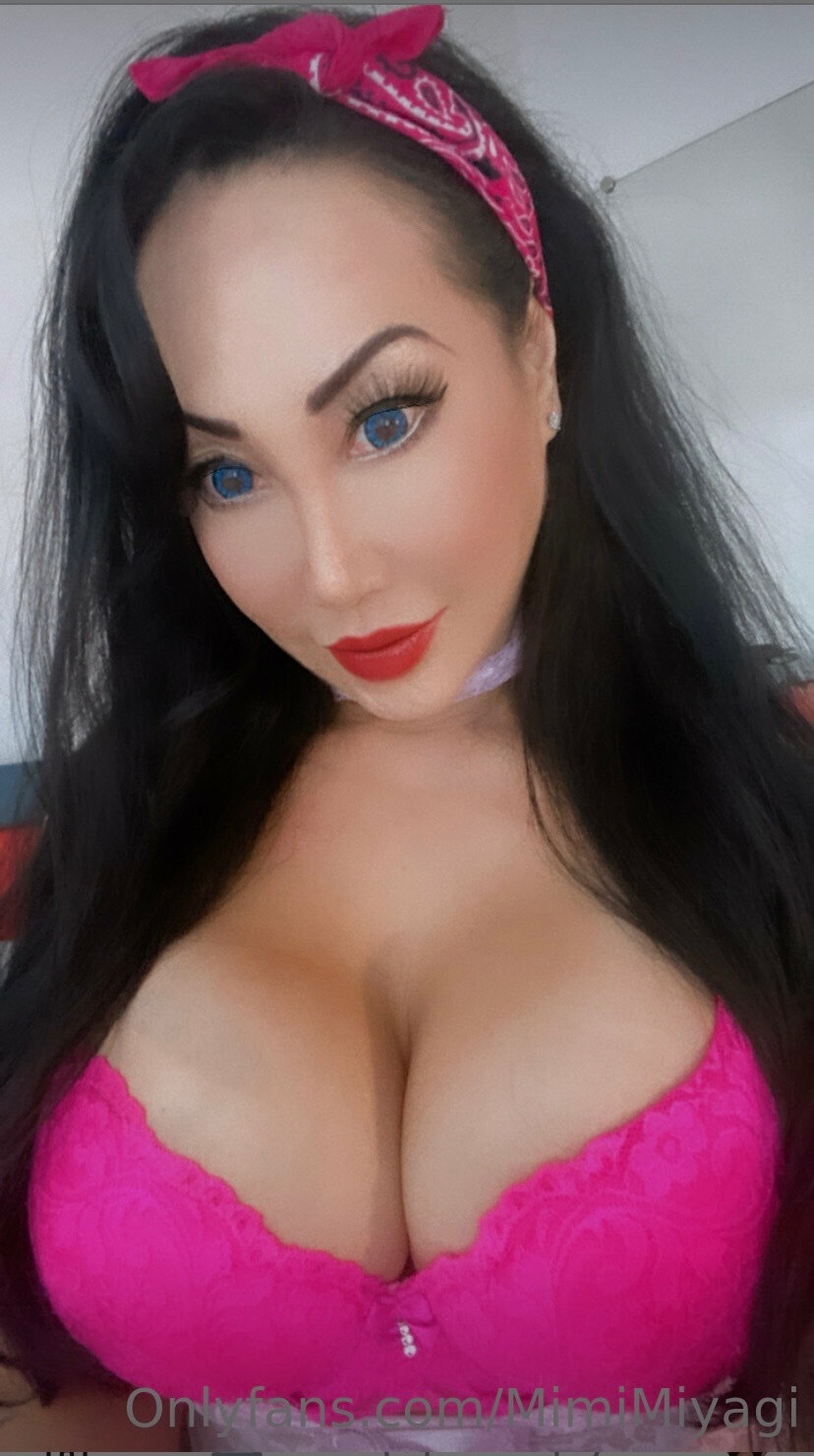 Celebrity Asian MlLF Mimi Miyagi - asian OnlyFans creator with 0 reviews (0.0/5 stars)