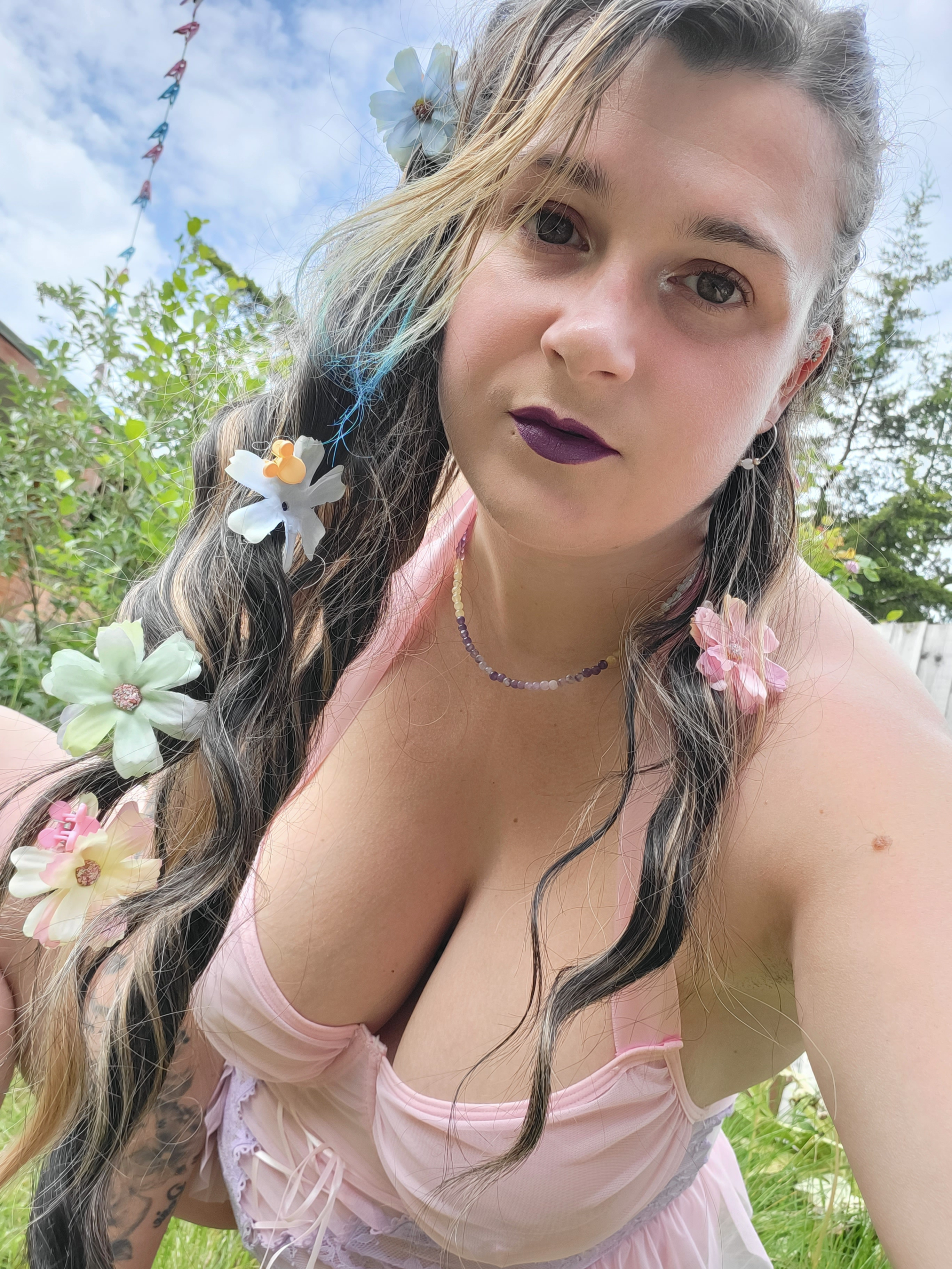 VIP Yoga Alice UK |Thicc 5ft Tattoo Mama - tattoo OnlyFans creator with 0 reviews (0.0/5 stars)