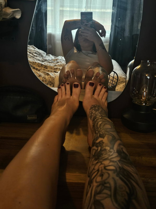 ✨️Loryns Tattooed Toes✨️ - créateur OnlyFans avec 0 avis (0.0/5 étoiles)