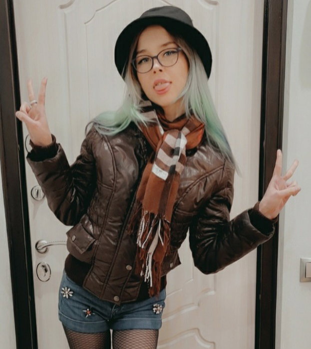 MySchoolLife VIP - Onlyfans Creator