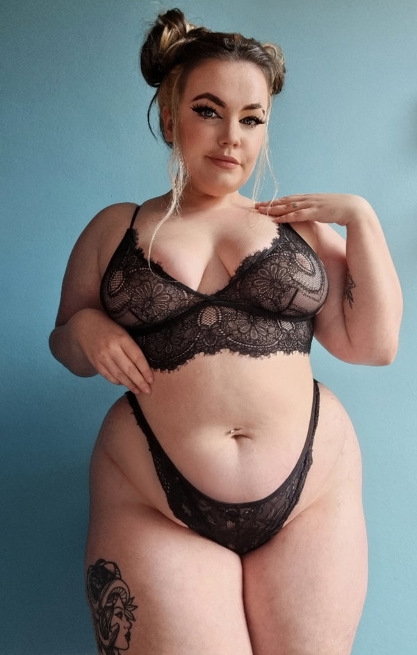 Jade Sinclair FREE 💦 - créateur OnlyFans avec 0 avis (0.0/5 étoiles)
