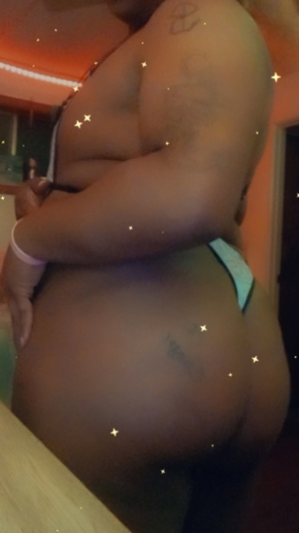 R - OnlyFans creator with 0 reviews (0.0/5 stars)