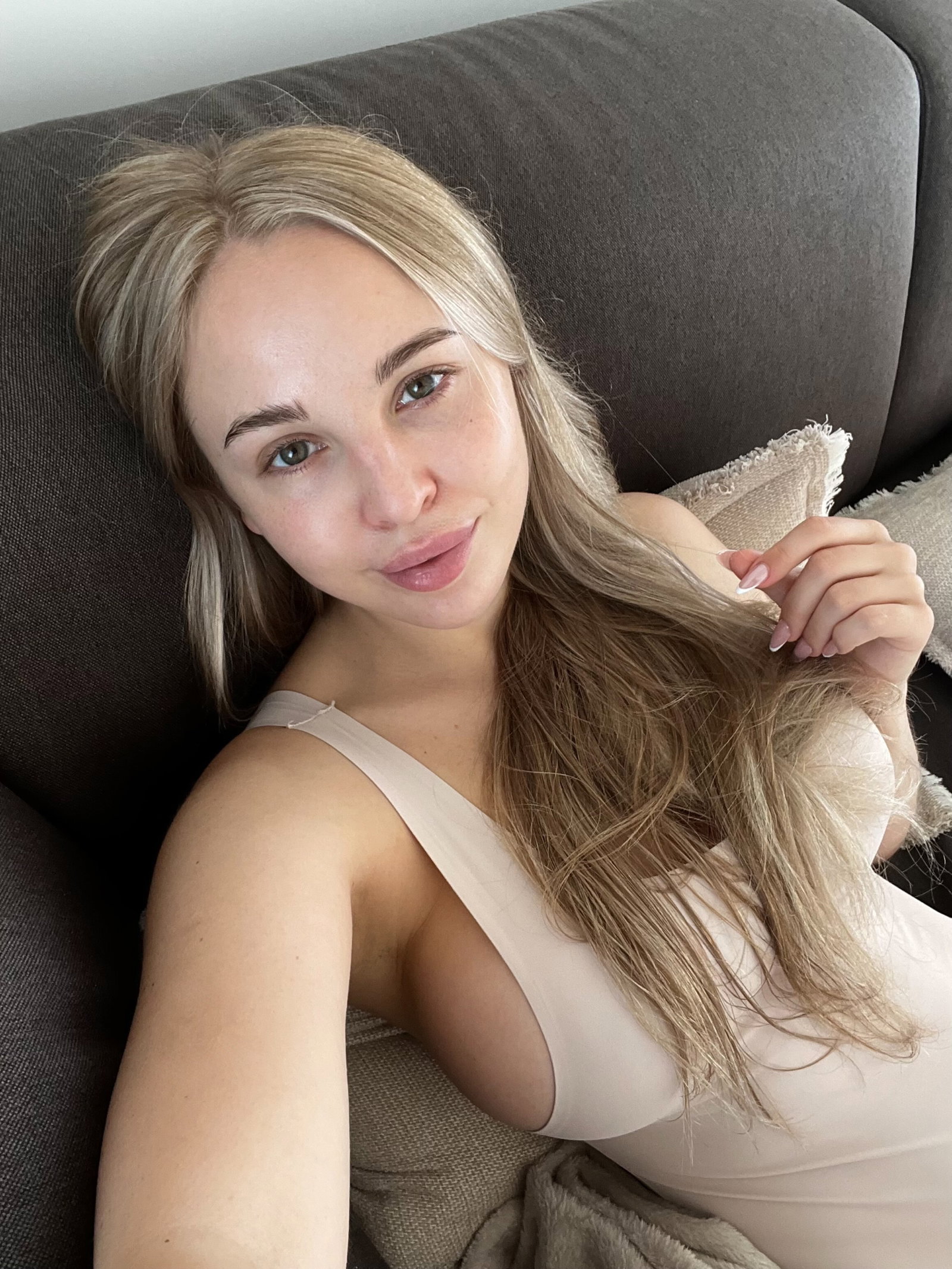 Anastasia Hale - Onlyfans Creator