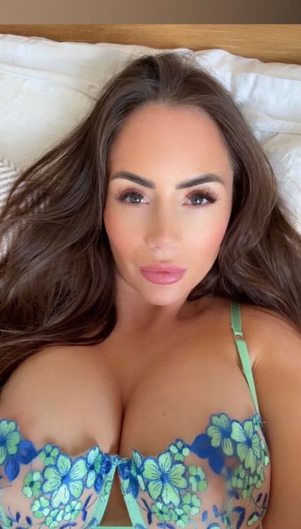 Laura Hollyman - OnlyFans creator with 0 reviews (0.0/5 stars)