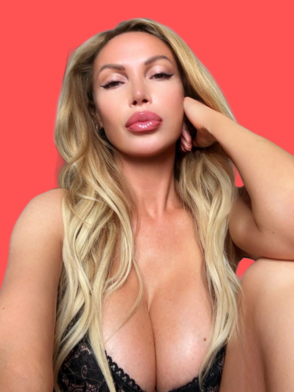 🧊Nikki Benz🧊