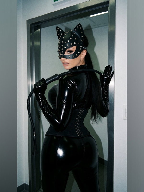 Cosmina🔥🔥 TOP 2🌍 - OnlyFans creator with 0 reviews (0.0/5 stars)