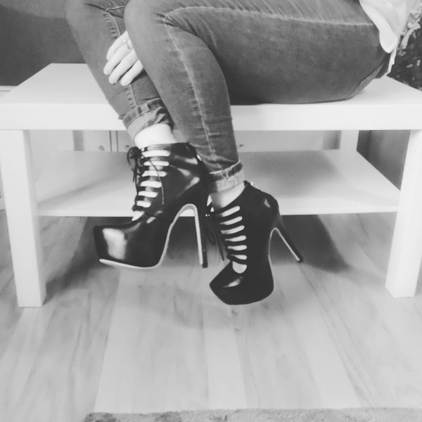 Twinkletoes1980 - créateur OnlyFans avec 0 avis (0.0/5 étoiles)