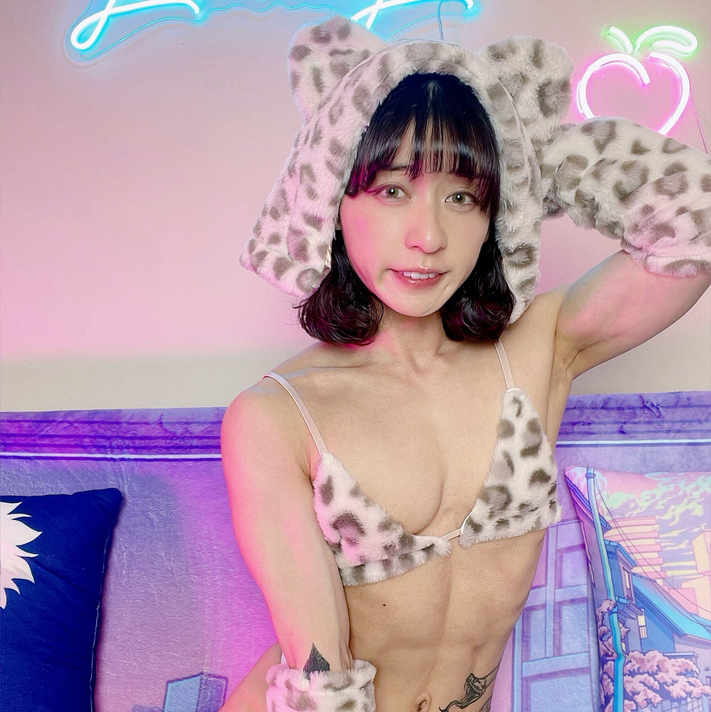 Peachy 🍑🐱🧁