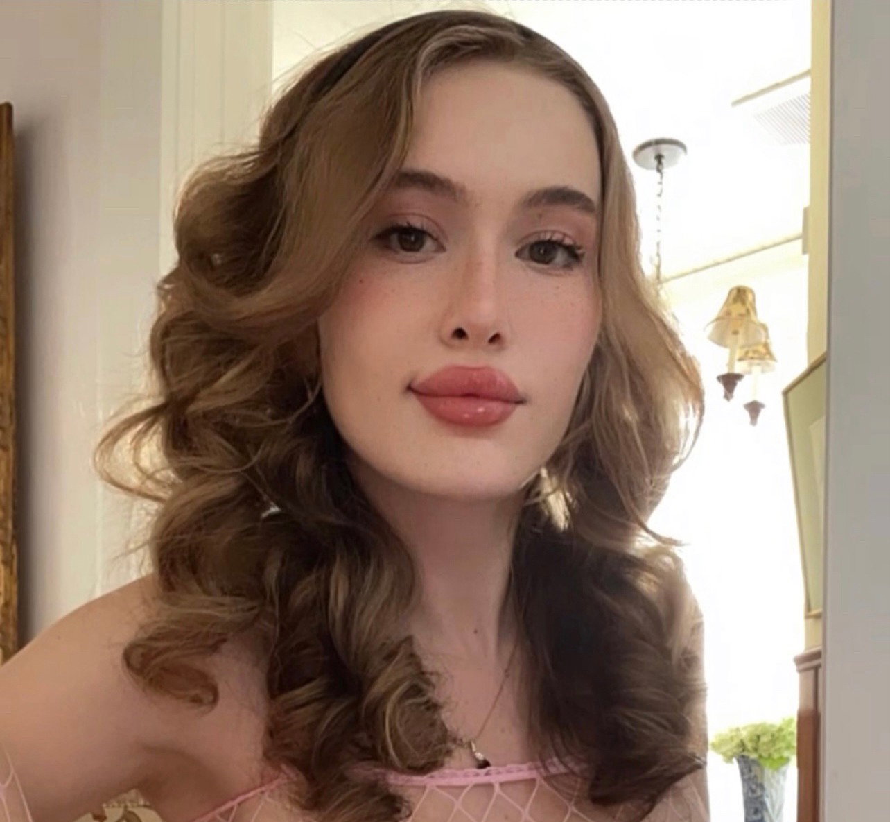 Rosealine - Onlyfans Creator