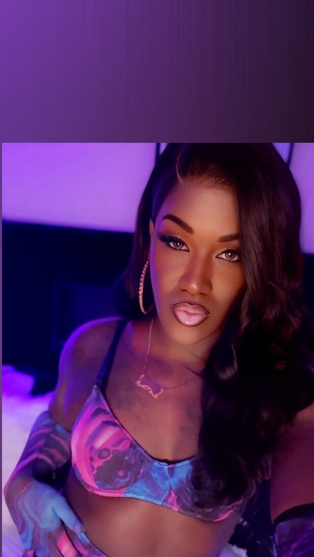Shemale Chocolate - Onlyfans Creator