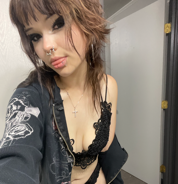 quinn - OnlyFans creator with 0 reviews (0.0/5 stars)
