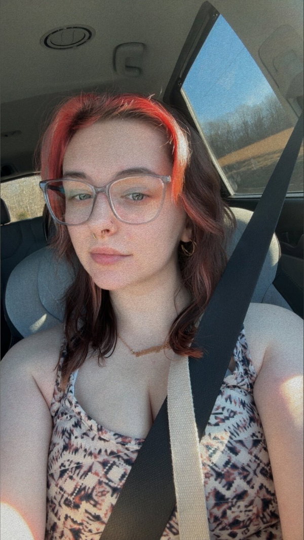 SINGLEEEEE 💦 Liv - créateur OnlyFans avec 0 avis (0.0/5 étoiles)