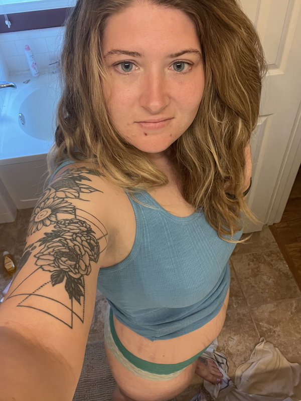 Hallie Bishop - OnlyFans creator with 0 reviews (0.0/5 stars)