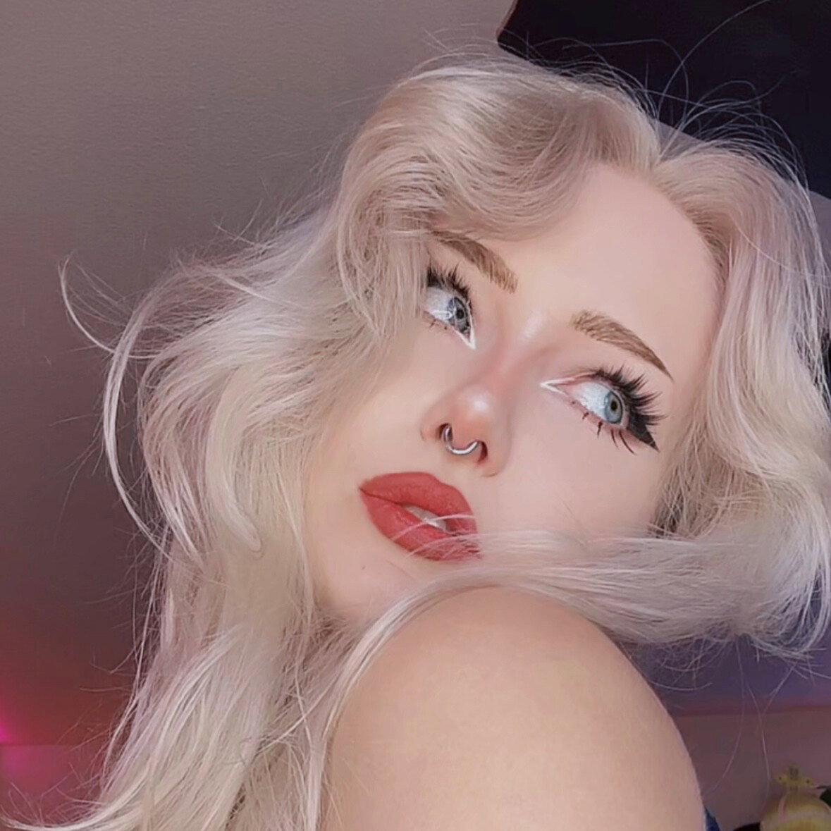 Rose - Onlyfans Creator