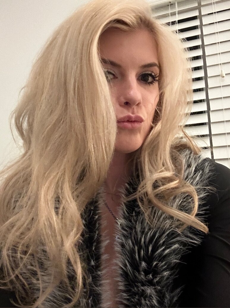 Robyn Banks - Onlyfans Creator