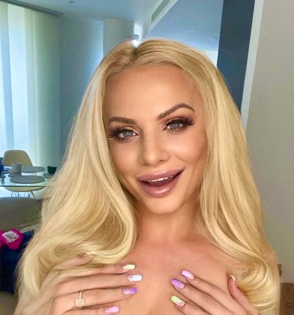 Elizabeth Romanova - OnlyFans creator with 0 reviews (0.0/5 stars)