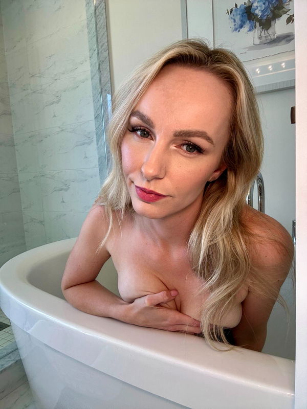 Spicy Nurse Ryleigh🔥