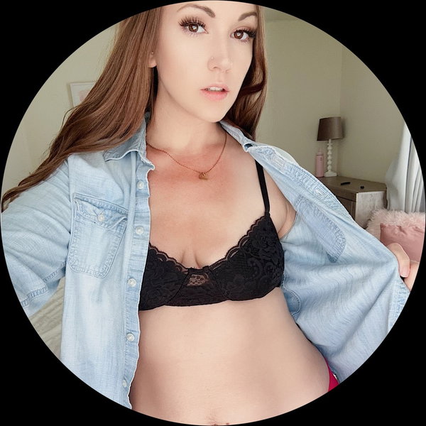 🟢JULIE FREE MOM NEXT DOOR🟢 - OnlyFans creator with 0 reviews (0.0/5 stars)