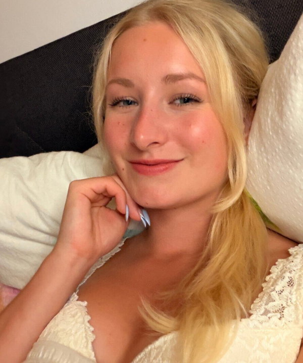 Anna 🤍 - créateur OnlyFans avec 0 avis (0.0/5 étoiles)