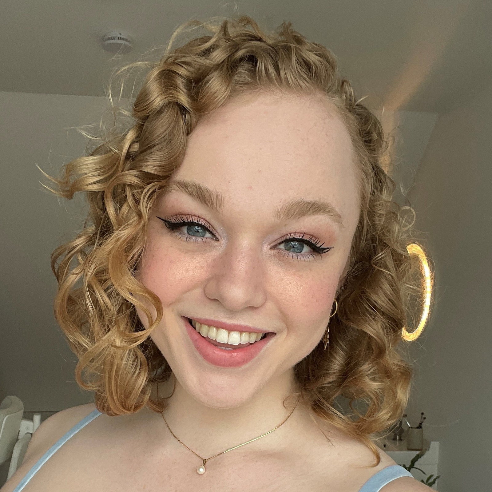 Sarah Calanthe - Onlyfans Creator