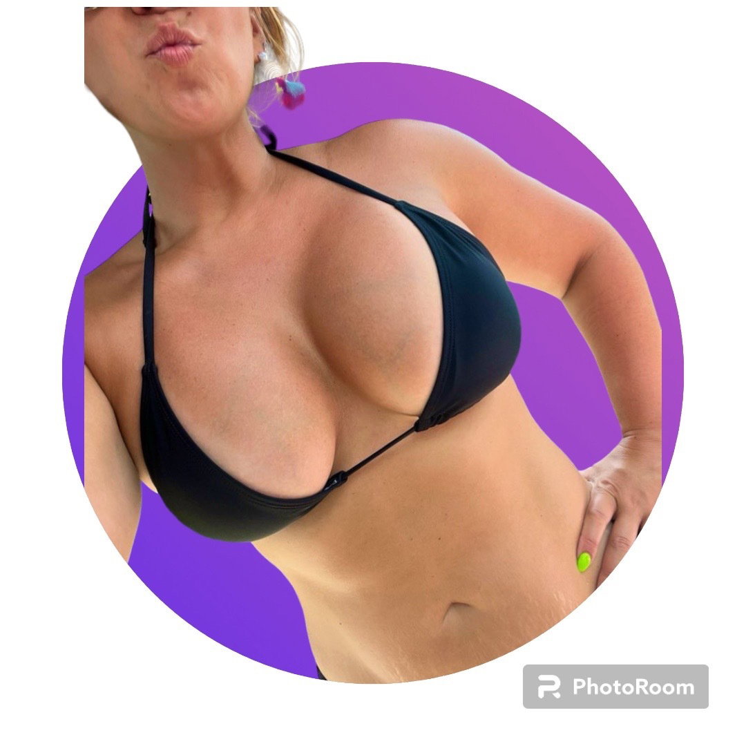 Amber Cox - Onlyfans Creator