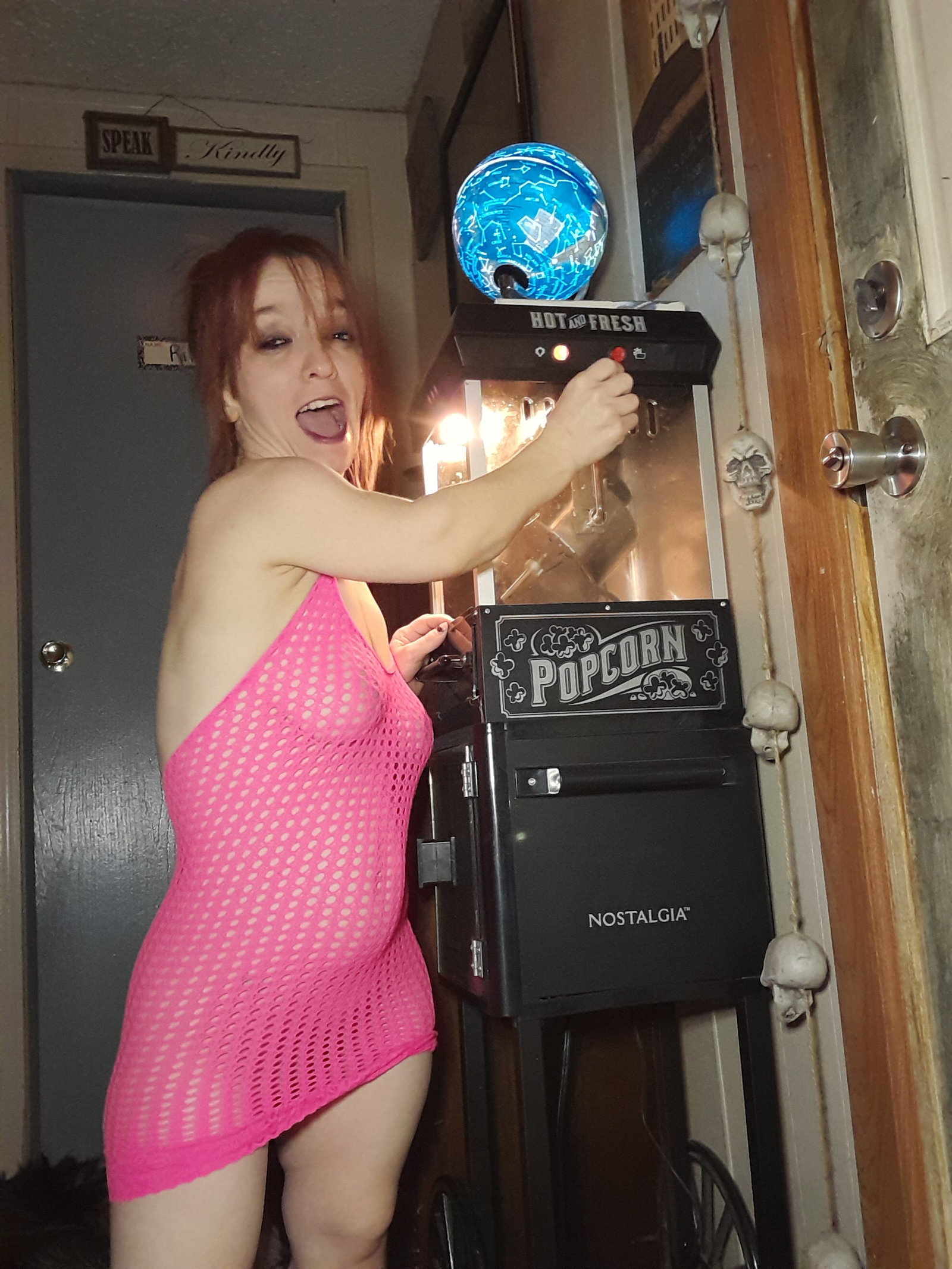 Midget Love - Onlyfans Creator