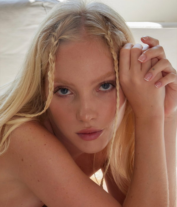 Bella Spark - OnlyFans creator with 0 reviews (0.0/5 stars)