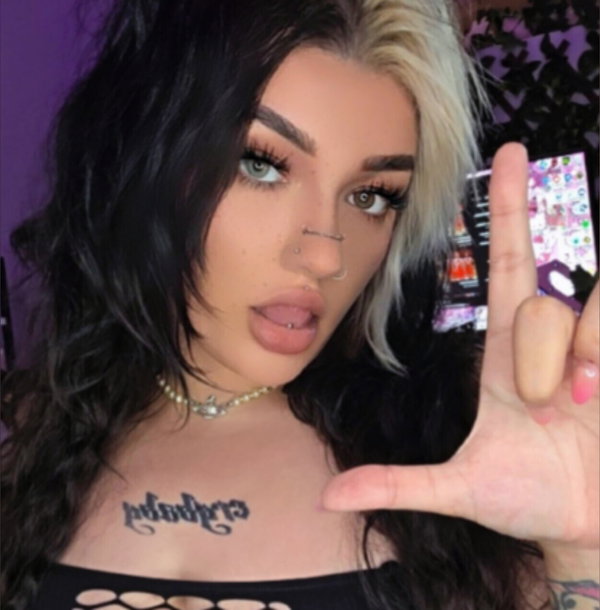 Skye - OnlyFans creator with 0 reviews (0.0/5 stars)