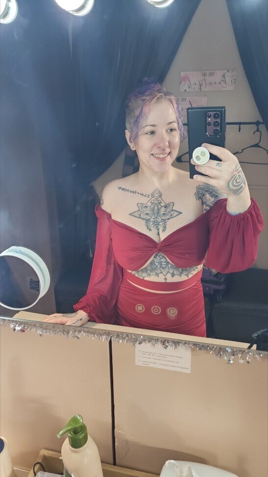 Violet Black - OnlyFans creator with 0 reviews (0.0/5 stars)