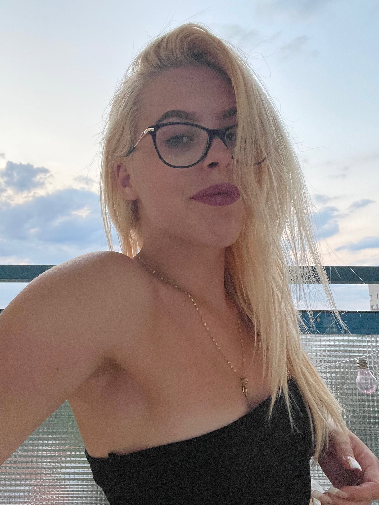 Stacy Cruz - Onlyfans Creator