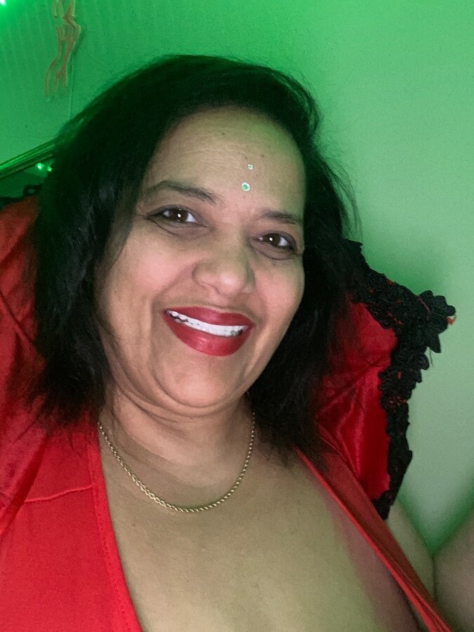 Reina Gypsy - Onlyfans Creator