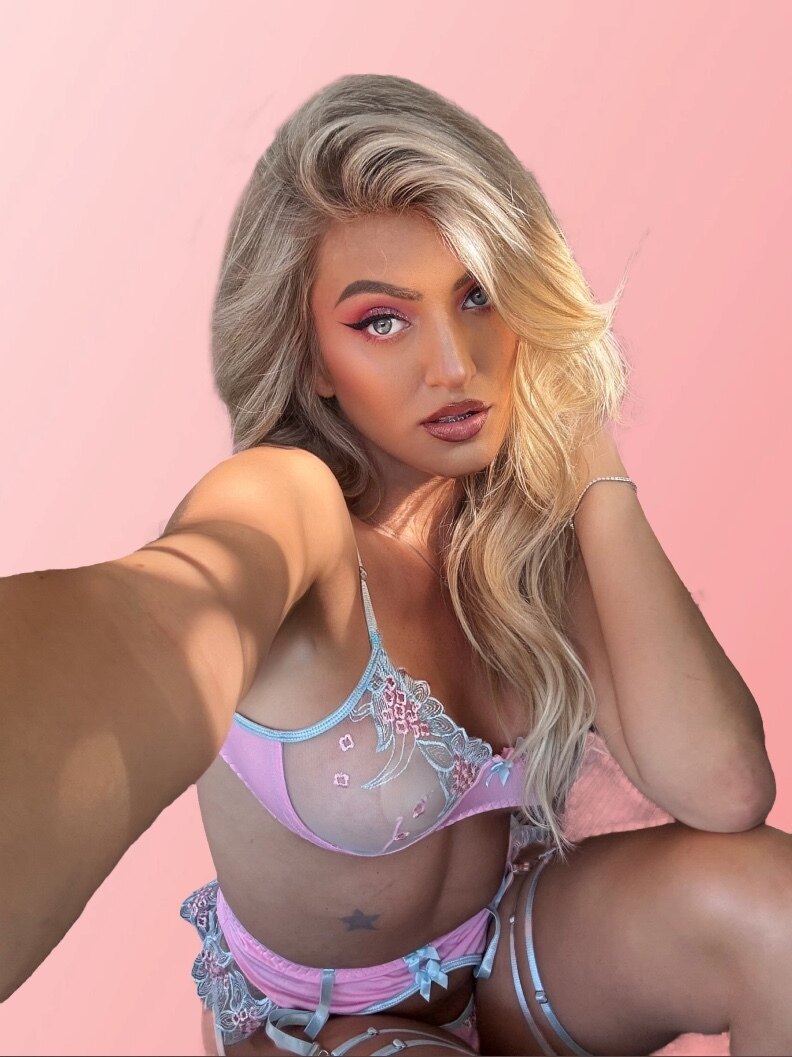 Evee Marie - Onlyfans Creator