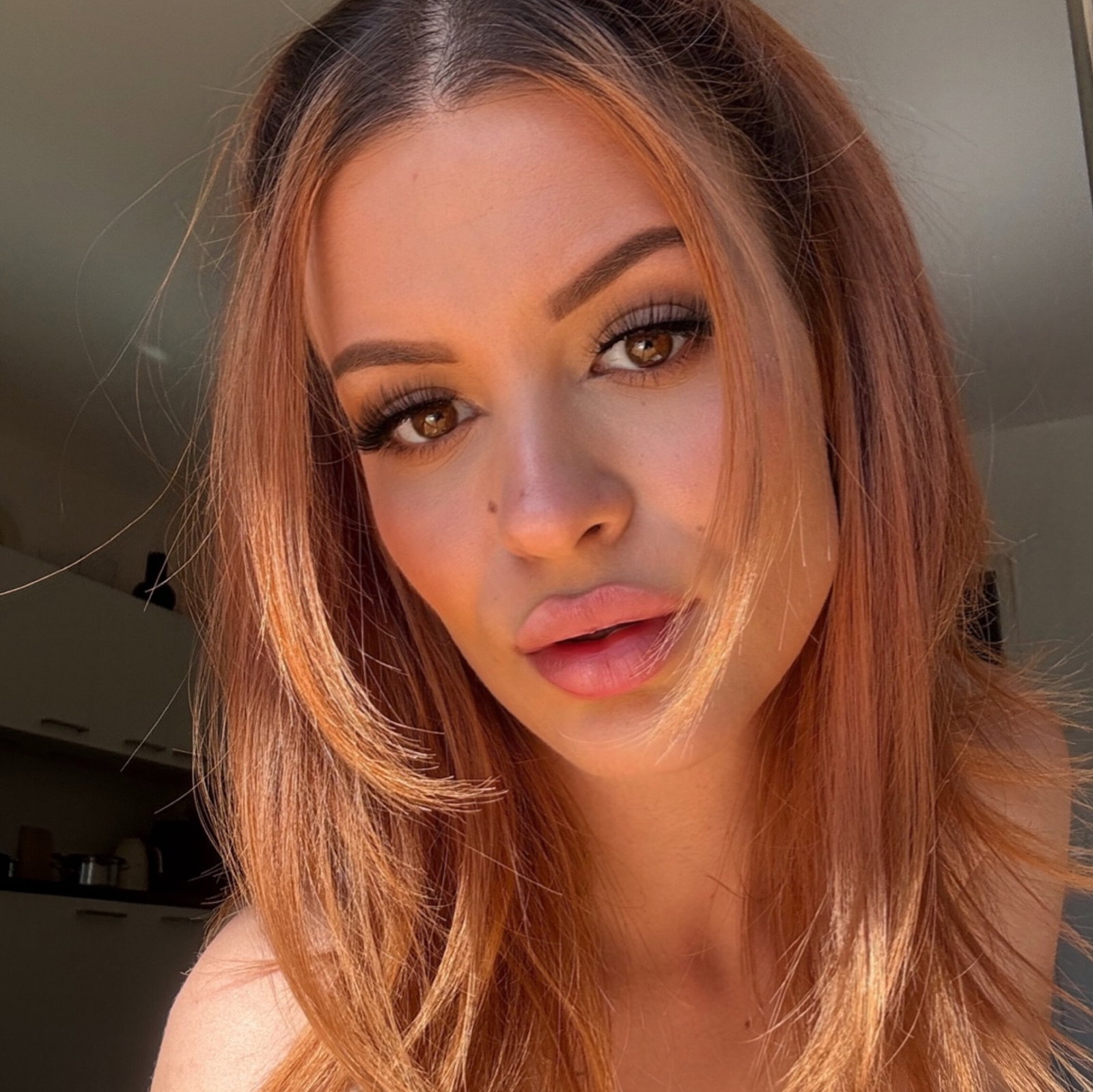 Mia - Onlyfans Creator