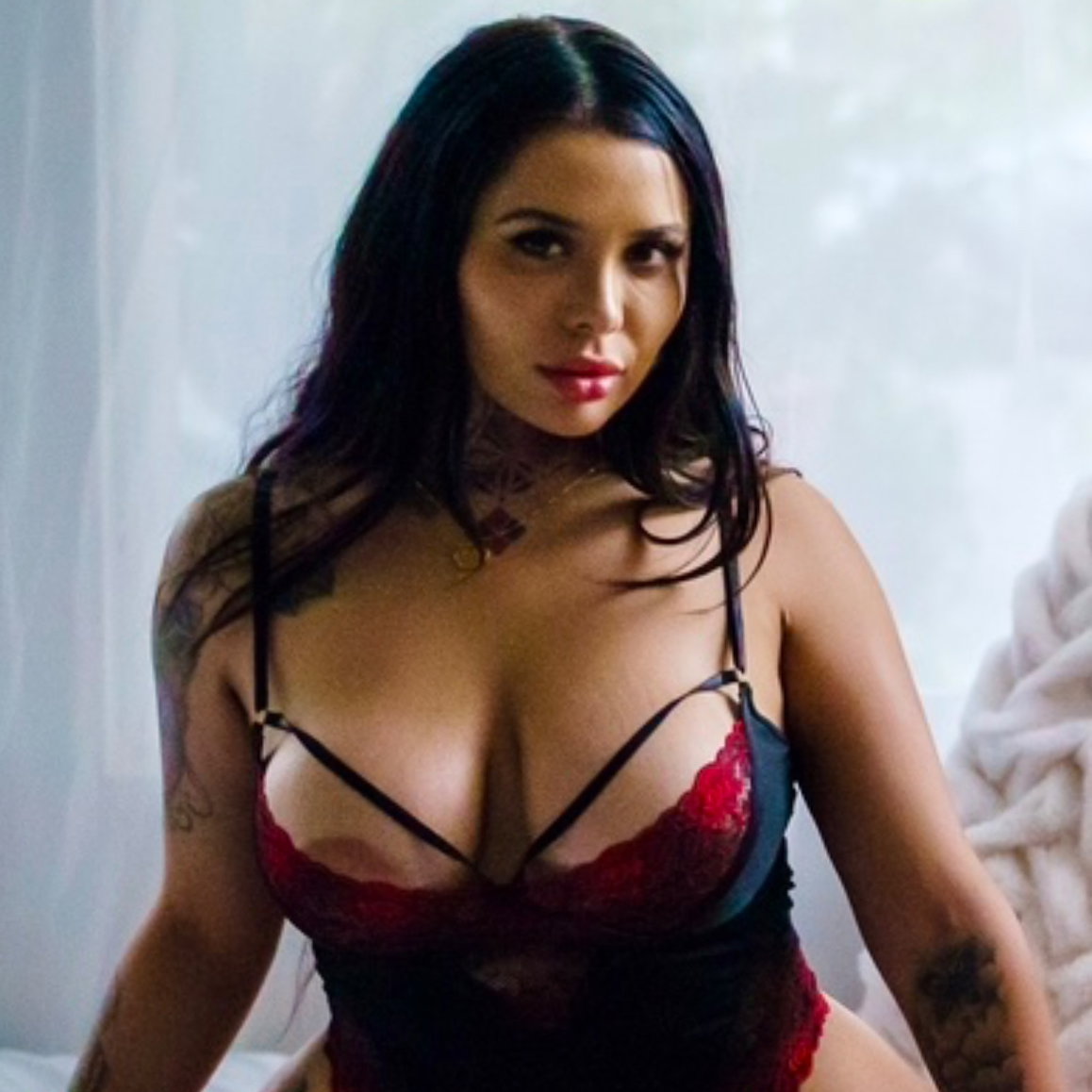 Gigi Bella - Onlyfans Creator