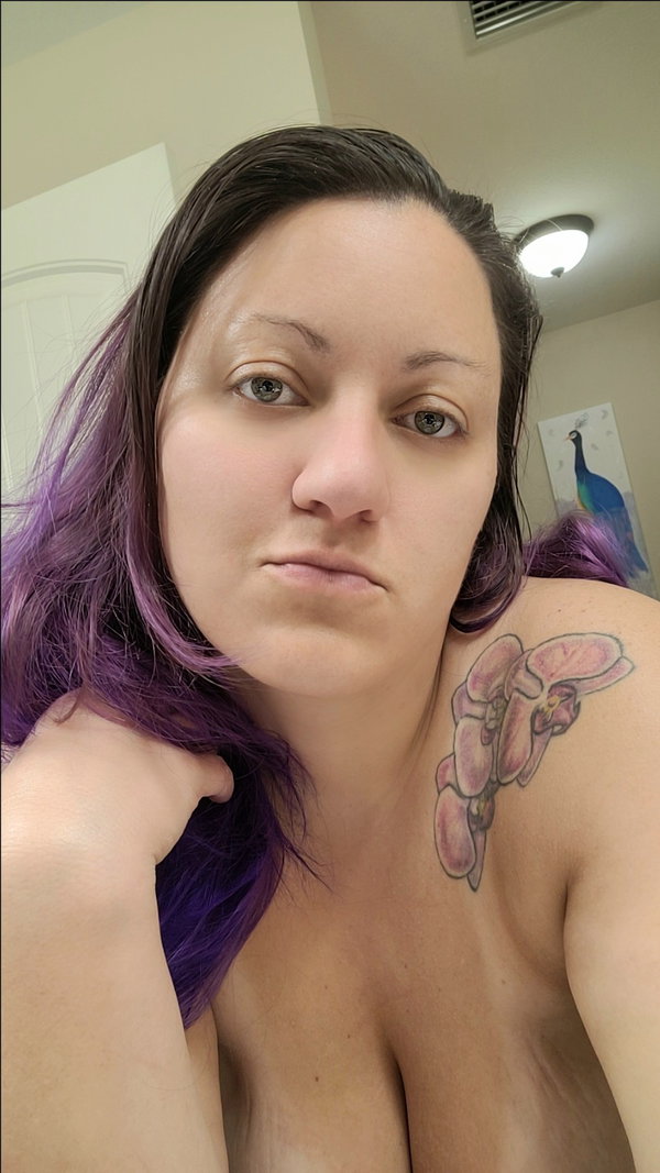 Amber Ann V - OnlyFans creator with 0 reviews (0.0/5 stars)
