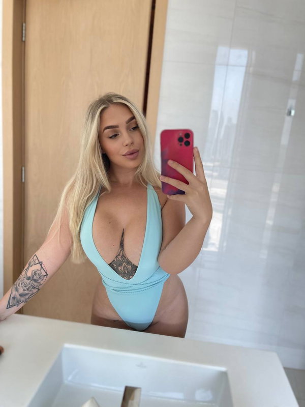 Becca Marie 😍 - OnlyFans creator with 0 reviews (0.0/5 stars)