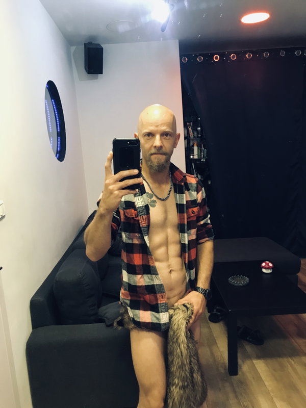 Daddy - OnlyFans creator with 0 reviews (0.0/5 stars)