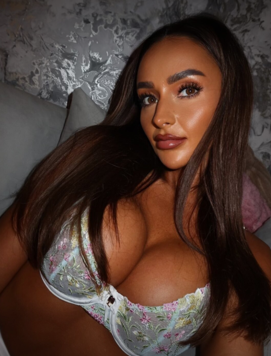 Ella😘 - OnlyFans creator with 0 reviews (0.0/5 stars)
