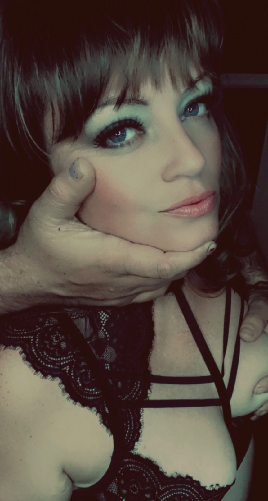 Vivian Crow - Onlyfans Creator