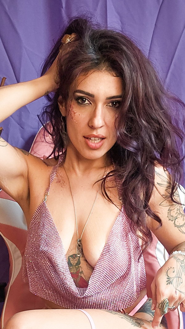 Venom Lips - OnlyFans creator with 0 reviews (0.0/5 stars)