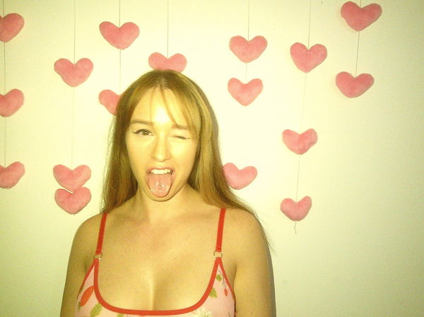 Violet Moreau- Milking Queen 👑