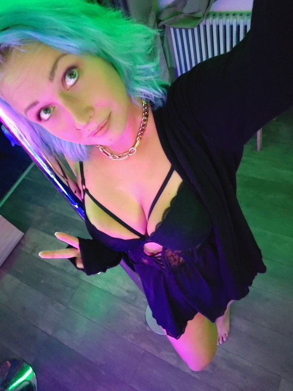 Xesy Ally - OnlyFans creator with 0 reviews (0.0/5 stars)