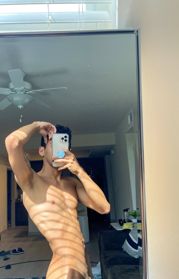 Papi - OnlyFans creator with 0 reviews (0.0/5 stars)